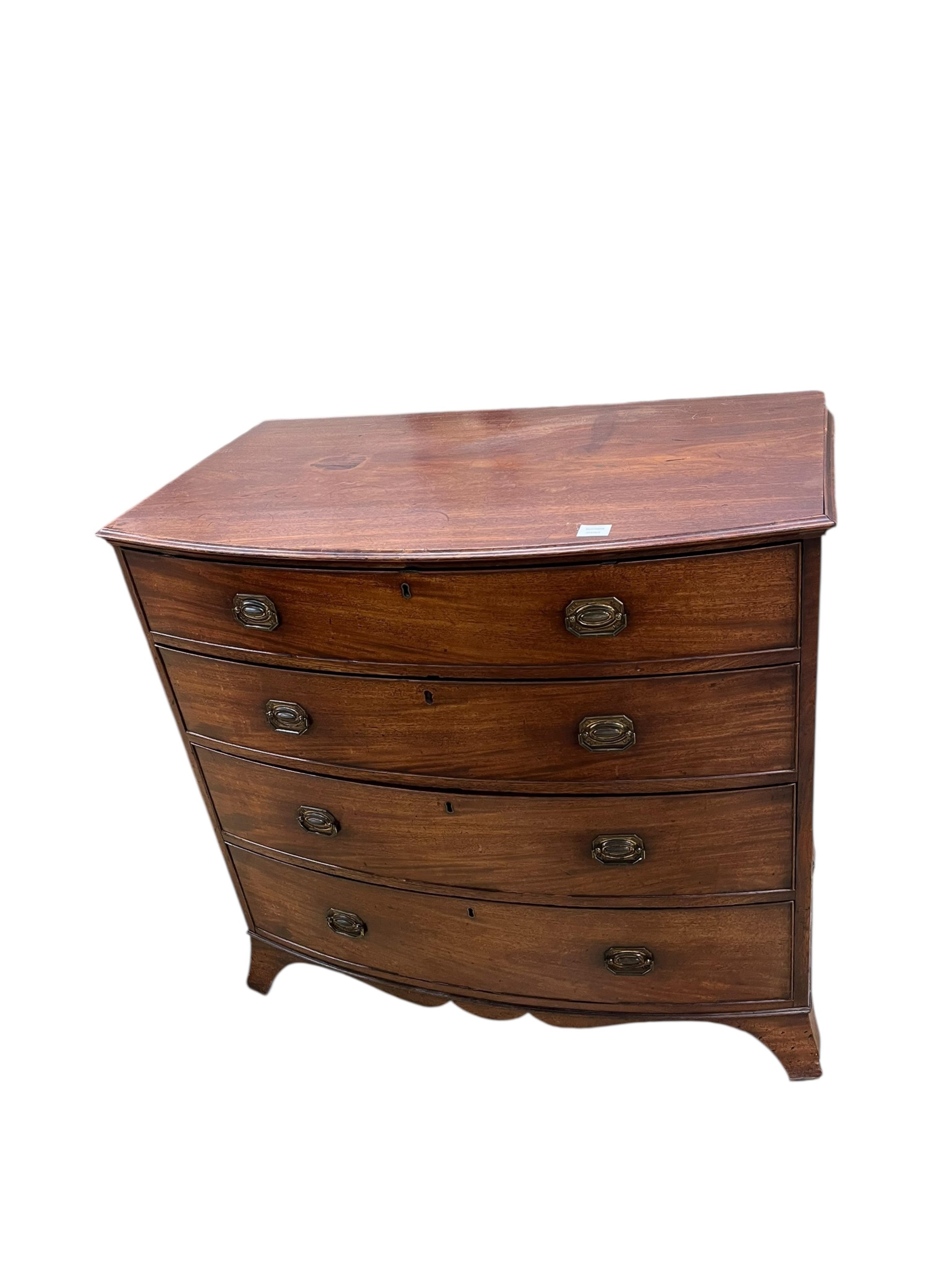 A Regency mahogany bowfront chest of drawers, width 110cm, depth 62cm, height 101cm